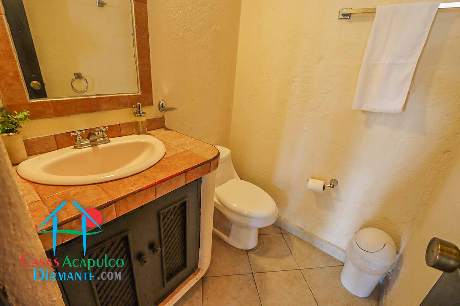 Casa Escorpio - Baño de visitas 2